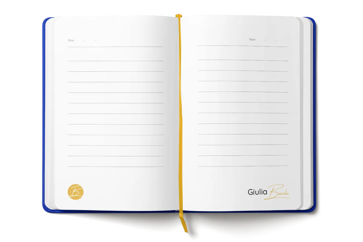 Aufgeschlagenes blaues Notizbuch, von Supervisorin und Coach Giulia Barile.